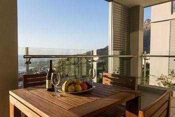 The Crystal 107 Apartment